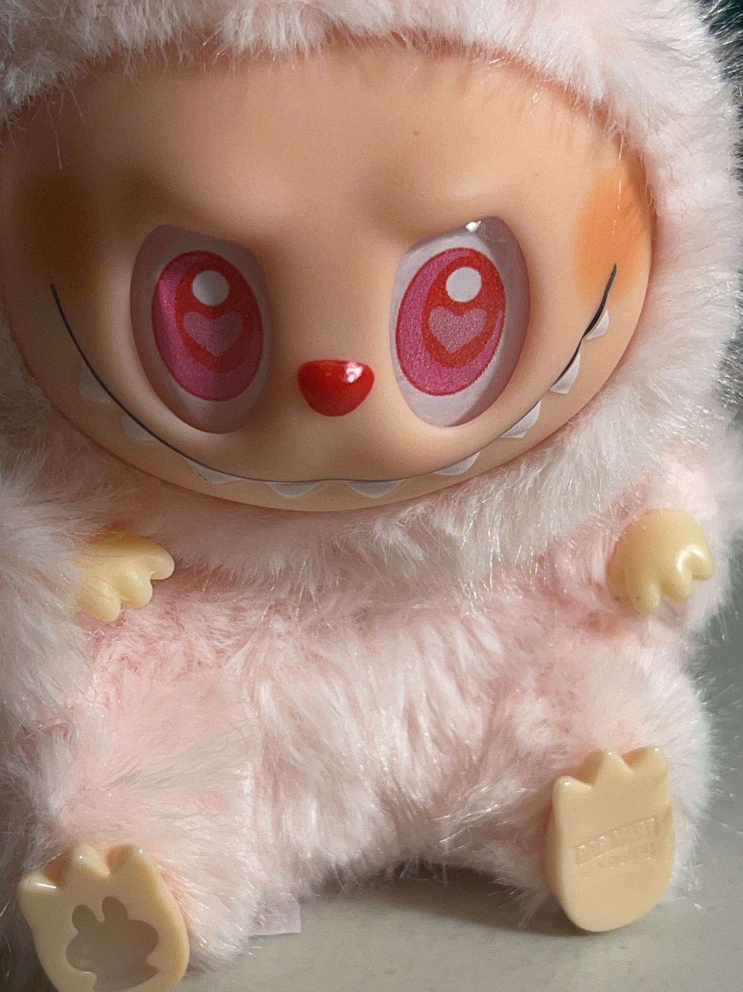 Sitting Pink Labubu/Lafufu