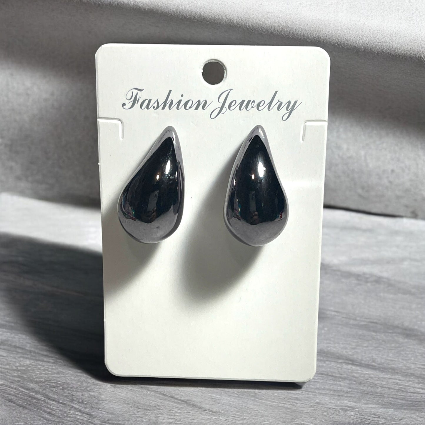 Elegant Water Drop Shaped Metallic Color Stud Earrings